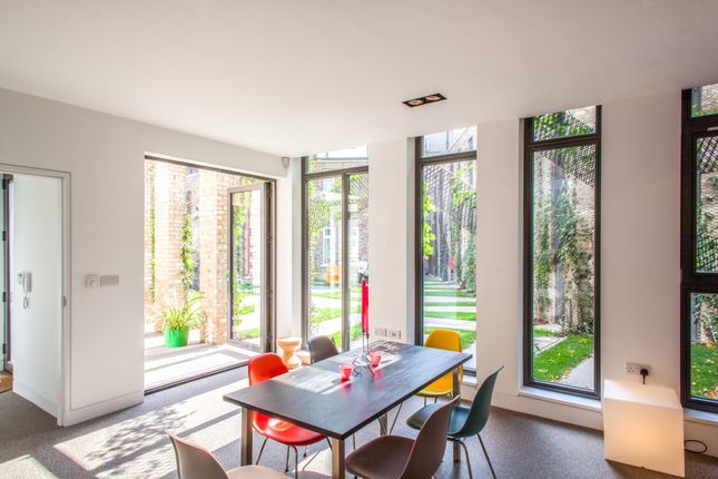 2, Rockbourne Mews, London photo 3