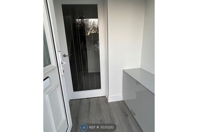 Holland Way, Newport Pagnell photo 2