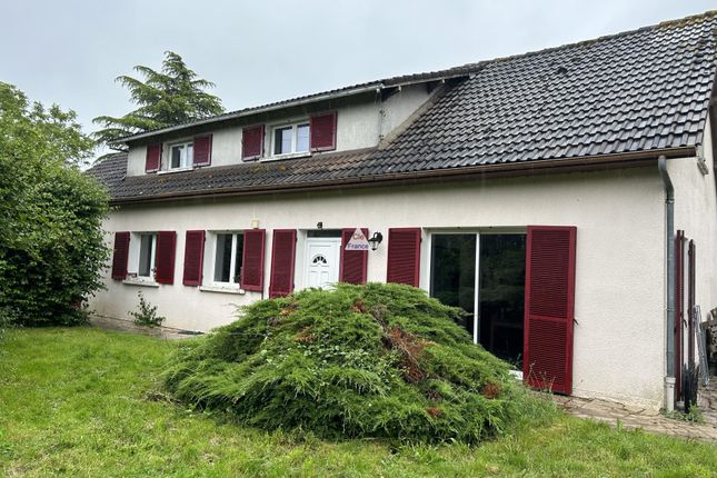 Detached house for sale in Saint-Brisson-Sur-Loire, Centre, 45500, France