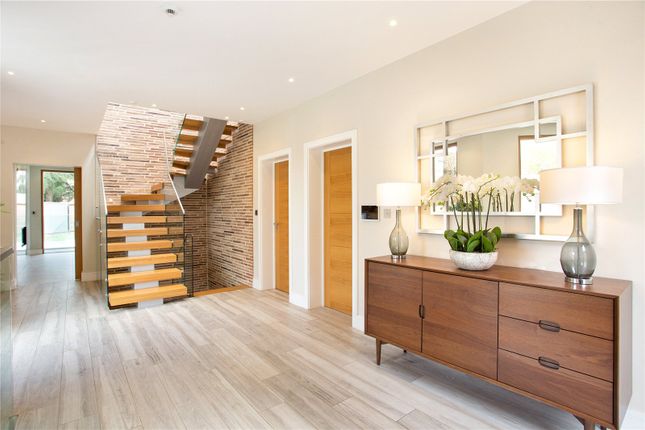 The Cottage, 8, Bramcote Road, London photo 4