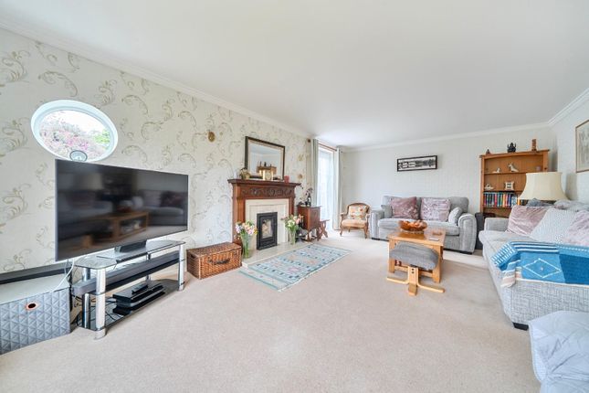 1, Astrid Close, Hayling Island photo 4