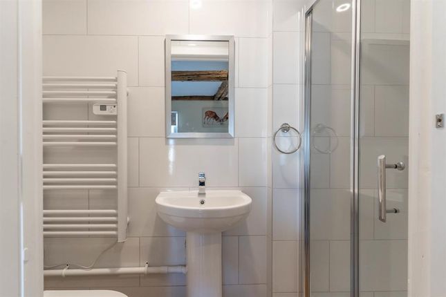 Flat 3, 12A, Market Square, Hertfordshire photo 5