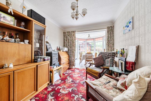 17, Crothall Close, London photo 3