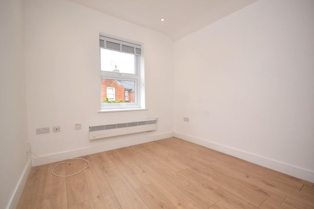 Flat 3, 174, Elm Park Road, Reading photo 4