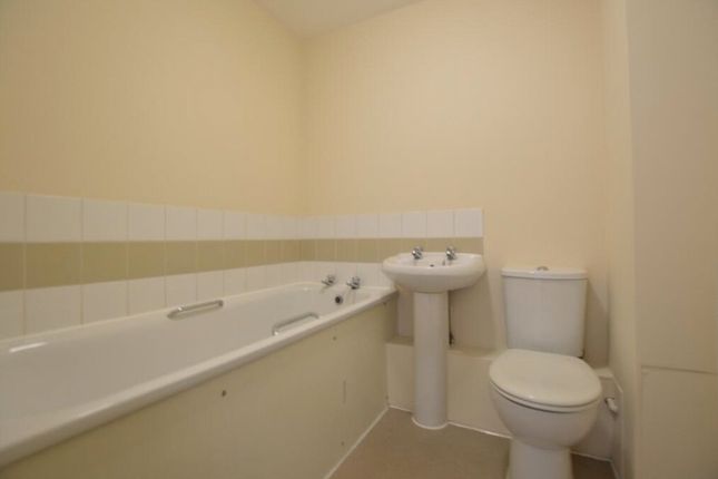 Flat 20, St. Michaels House, 69, Bell Green, London photo 4