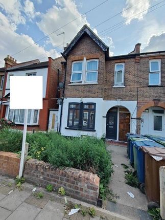 One Bedroom Ground Floor Maisonette In Central South Harrow With Amenities / Piccadilly Line Underground Station Nearby