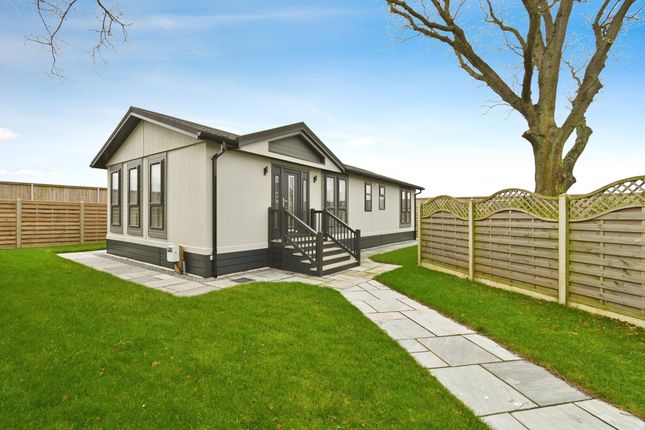 Mobile/park home for sale in Eye Road, Brome, Eye