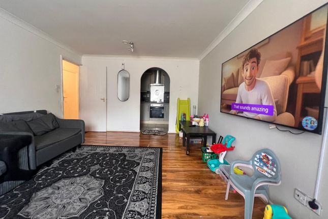 6, Harts Lane, Barking photo 3