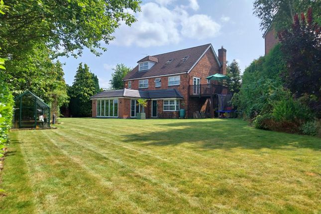 14 Vale View Front Photo.Jpg