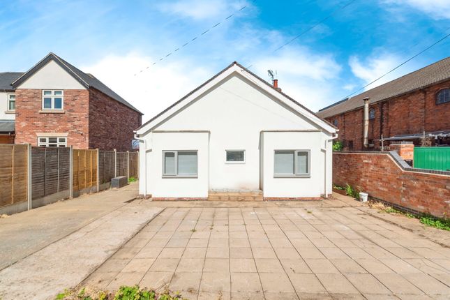 Detached house for sale in Farndon Road, Newark