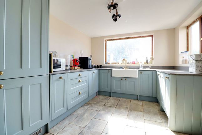 Strawberry Cottage, 23 High Street, Luddington photo 4