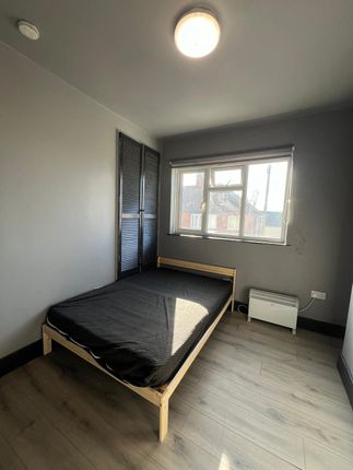 Thumbnail Flat to rent in Silver Street, Coalville