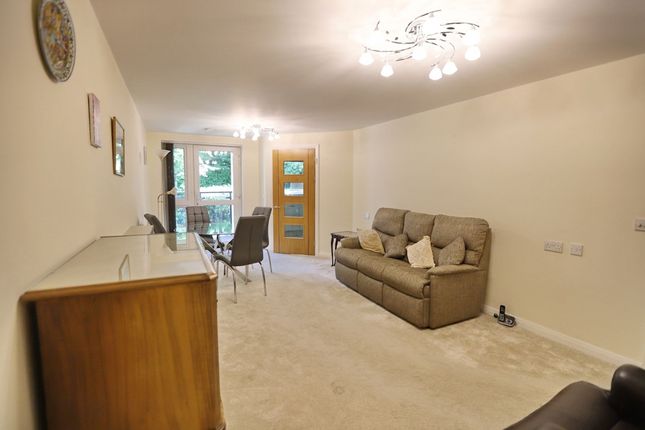 Apt 12, Broadfield Court Park View Road, Manchester photo 4