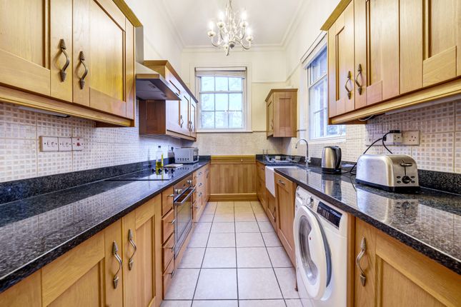 Flat for sale in Riverhead House, Worships Hill, Sevenoaks