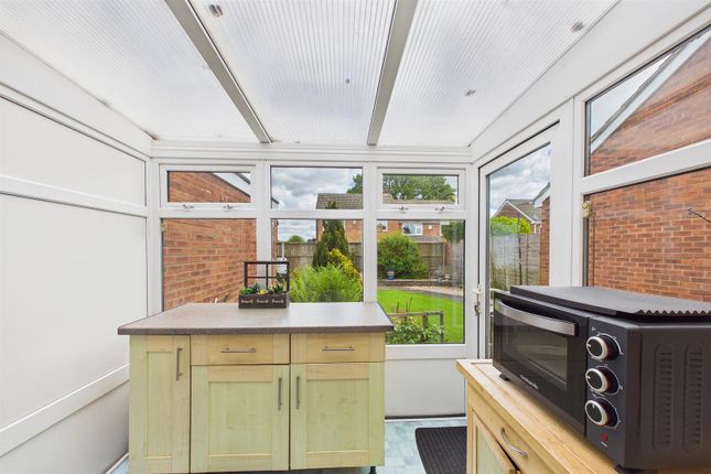 52, Mantilla Drive, Coventry photo 4