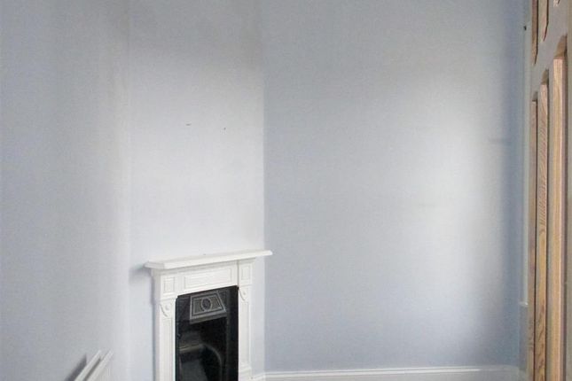 Flat 3, 5 St George Bedroom.Jpg