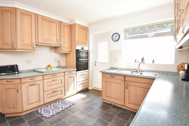 15 Knaresborough Road, Harrogate photo 4