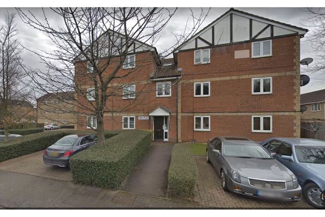 2 bed flat to rent in Maplin Park, Slough SL3