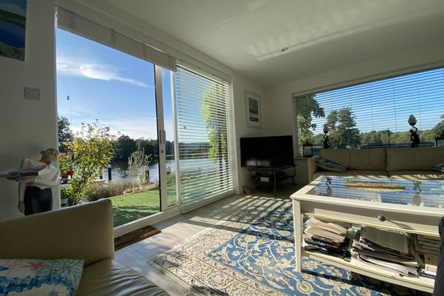 32 Temple Mill Island, Marlow photo 2