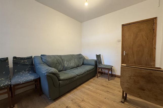 89, Manchester Road, Swindon photo 4