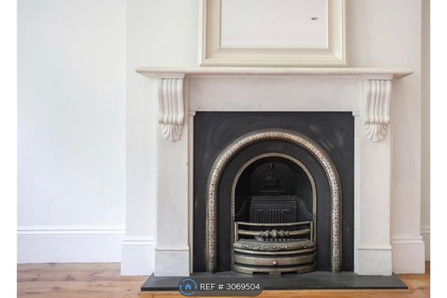 Flat, Tollington Way, London photo 2