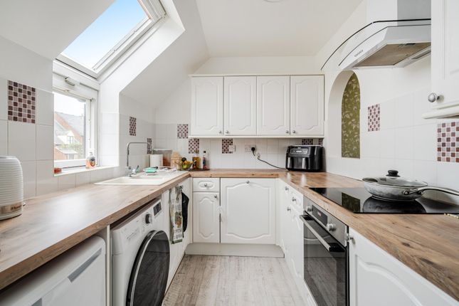 33, Grange Drive, Cheltenham photo 3