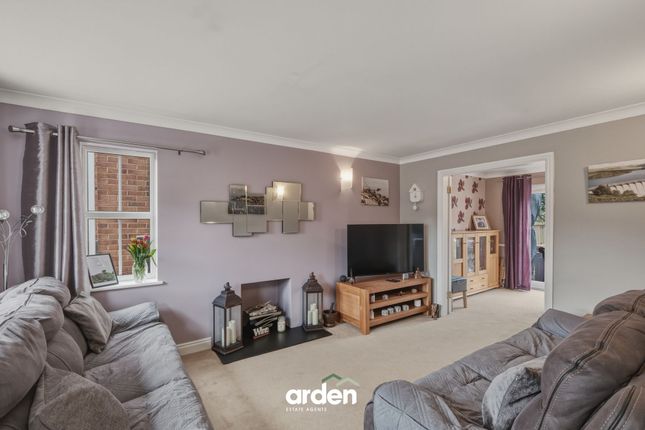 6 Corunna Close, Worcester photo 3