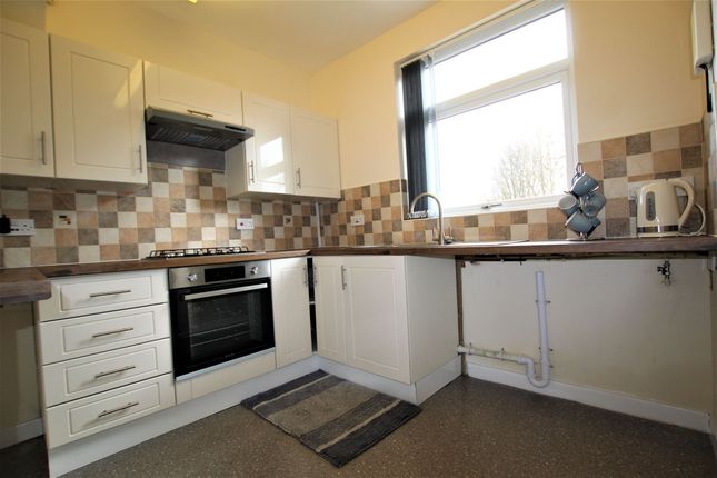 177 Oaks Fold Road, Sheffield photo 2