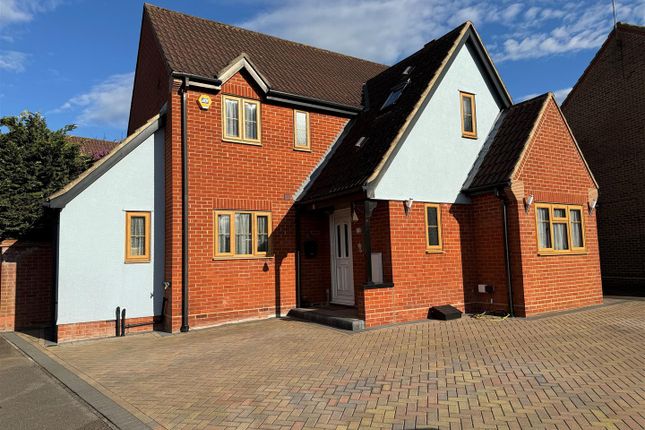 Thumbnail Detached house for sale in Denham Vale, Rayleigh