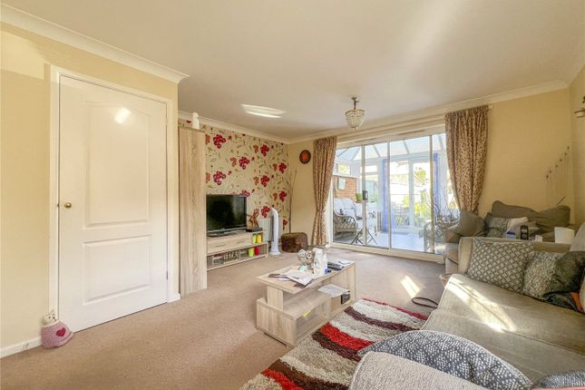 12, Marina Close, Wiltshire photo 4