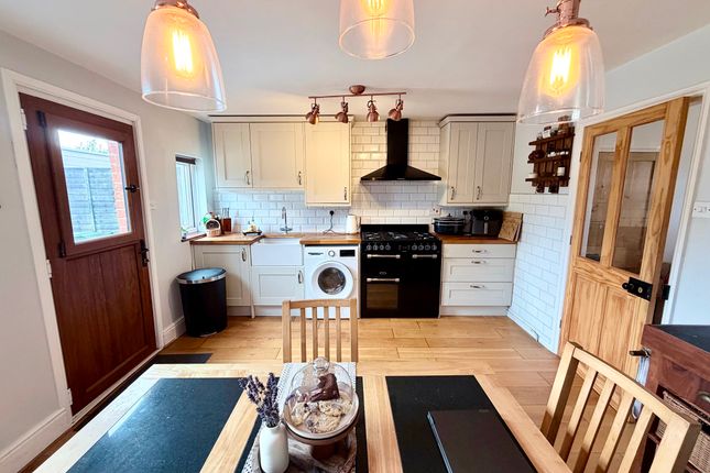 364 High Road, Felixstowe photo 5