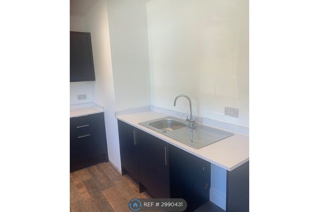 Flat, London Road, Burgess Hill photo 5