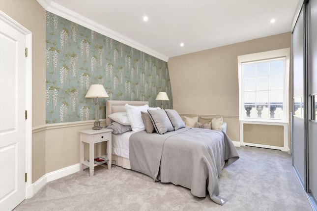 Flat for sale in Ottershaw Park, Ottershaw, Chertsey, Surrey