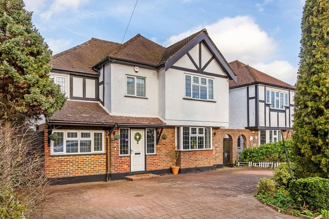 Thumbnail Detached house to rent in Court Avenue, Old Coulsdon, Coulsdon