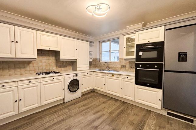 14, Portman Heights, West Heath Road, London photo 4