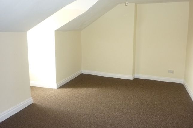 3 bed flat to rent in Grove Road, Rock Ferry, Birkenhead CH42