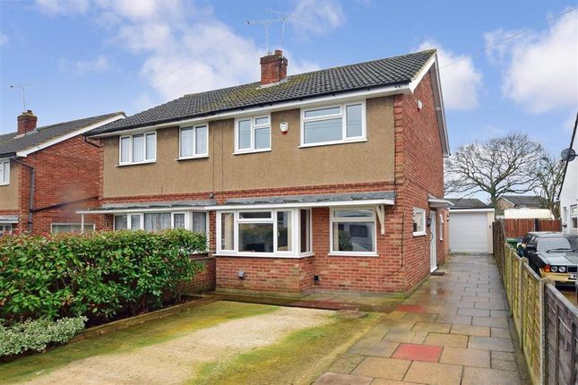 New Century Road Laindon Basildon Essex Ss15 3 Bedroom Semi