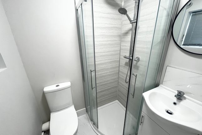 Room 3, Poole photo 3