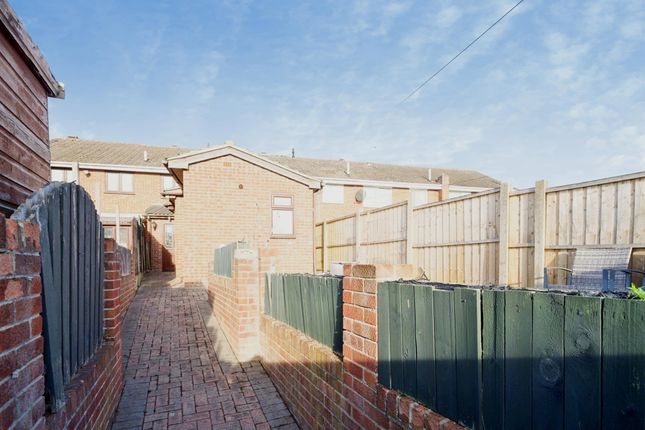 12, Cross Lane, BARNSLEY photo 3