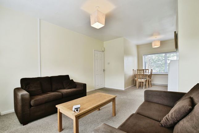 15, Darwin Grove, Stockport photo 2
