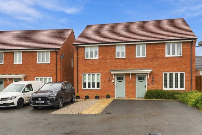3-bed semi-detached on Stock Dove Close, Hinckley, £1,350/mo