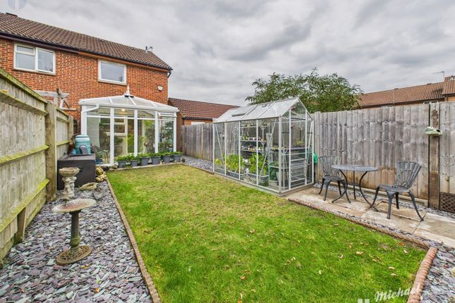5 Grasslands, AYLESBURY photo 3