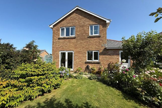 23, Cwrt Y Brenin, Aberaeron photo 3