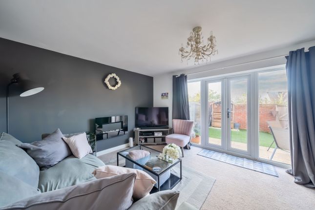 Thumbnail Terraced house for sale in Wearn Road, Faringdon, Oxfordshire