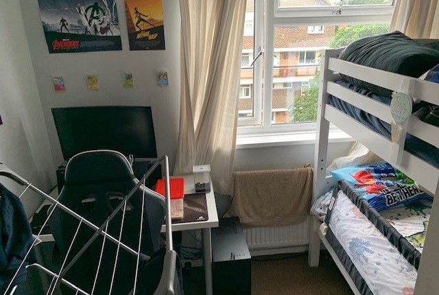 Flat to rent in Flat, Deerhurst, Wessex Close, Kingston Upon Thames