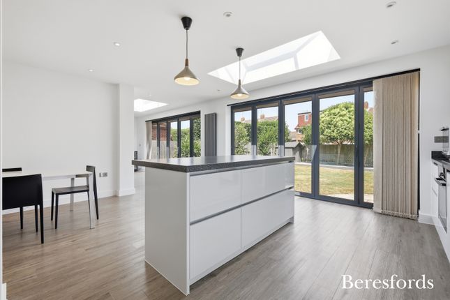 17, Tennyson Road, Brentwood photo 4