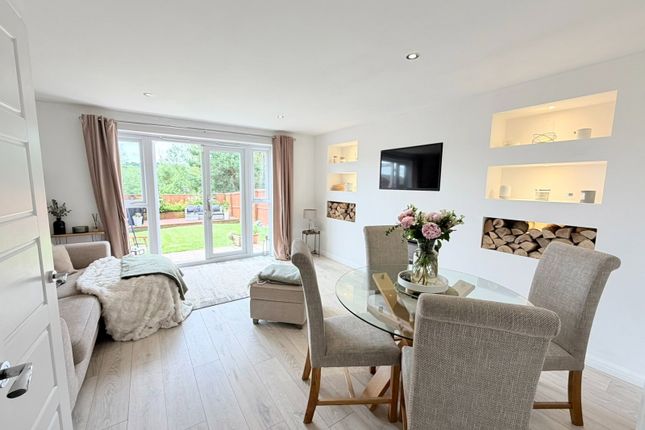 75 Sgt. Mark Stansfield Way, Hattersley photo 3