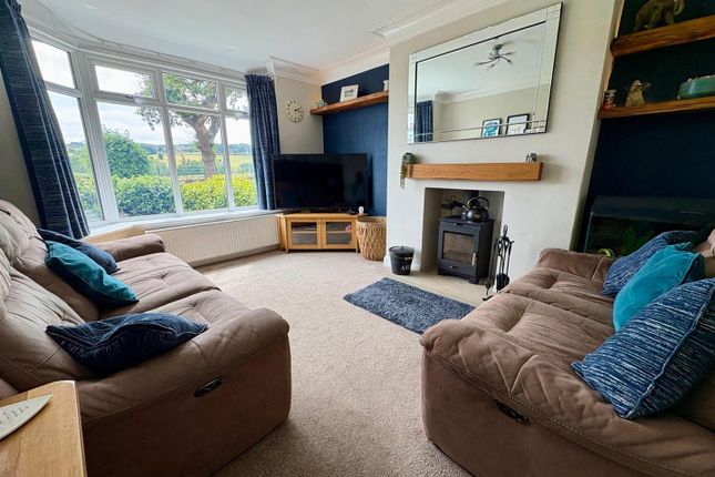 244, Leaventhorpe Lane, Bradford photo 2