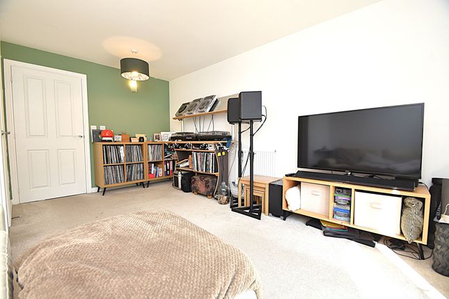 25 Crocus Close, St. Neots photo 2
