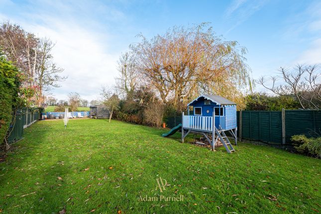 63 Lychgate Lane, Hinckley photo 3